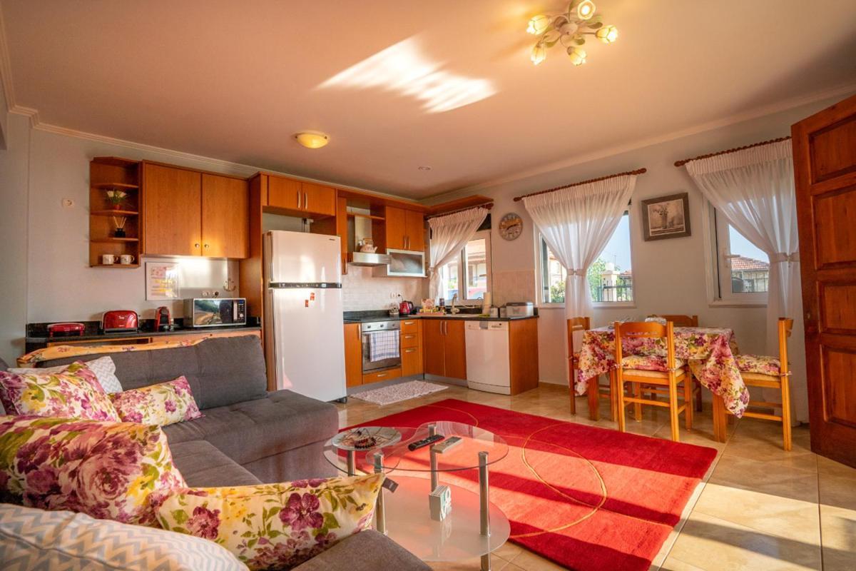 Seaview House Paralia Platanou